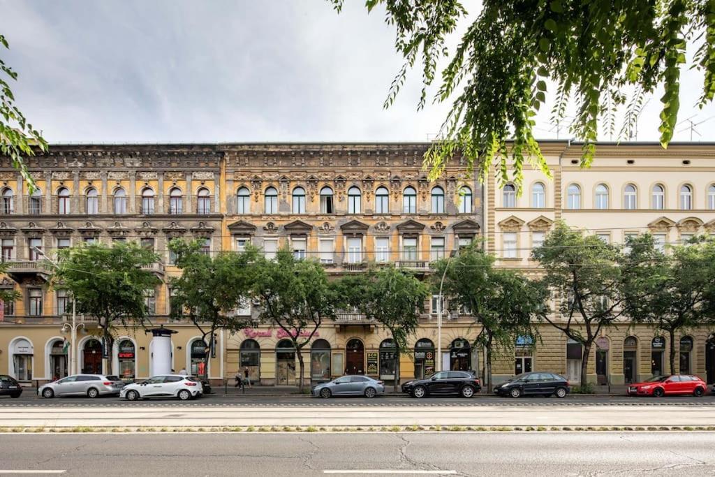 Cityscape Budget Omega Budapest